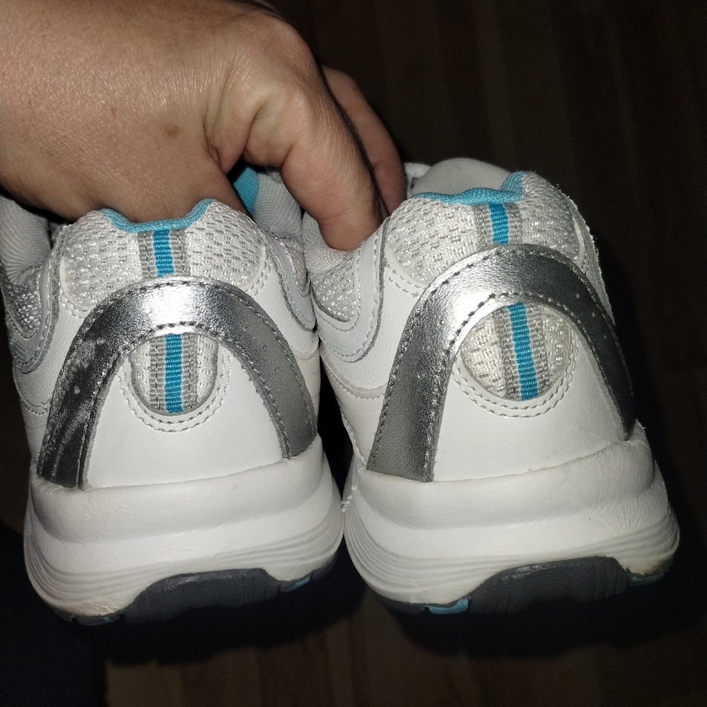 New Balance Women's Sneakers in White and Sky Blue - Picture 3 of 8